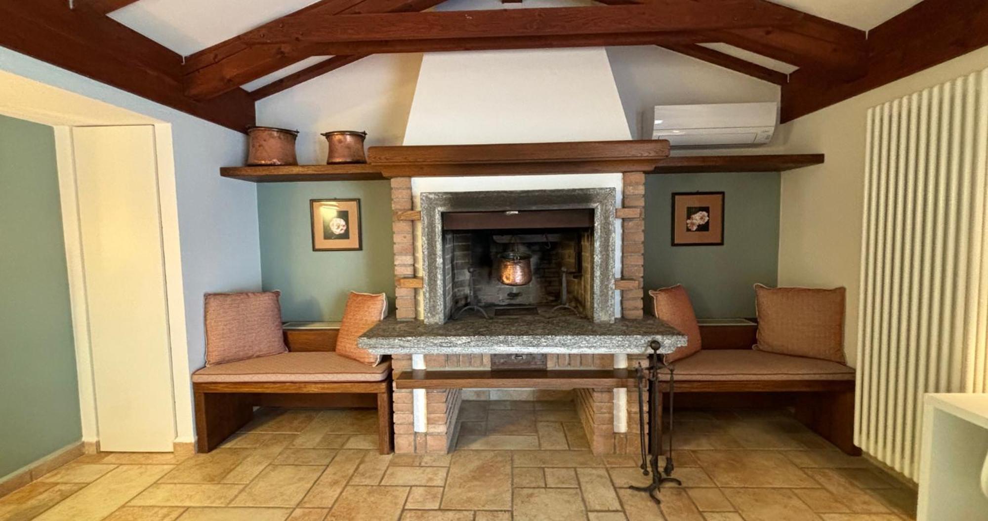 Casa Ceruti Bed & Breakfast Villa Guardia Exterior photo