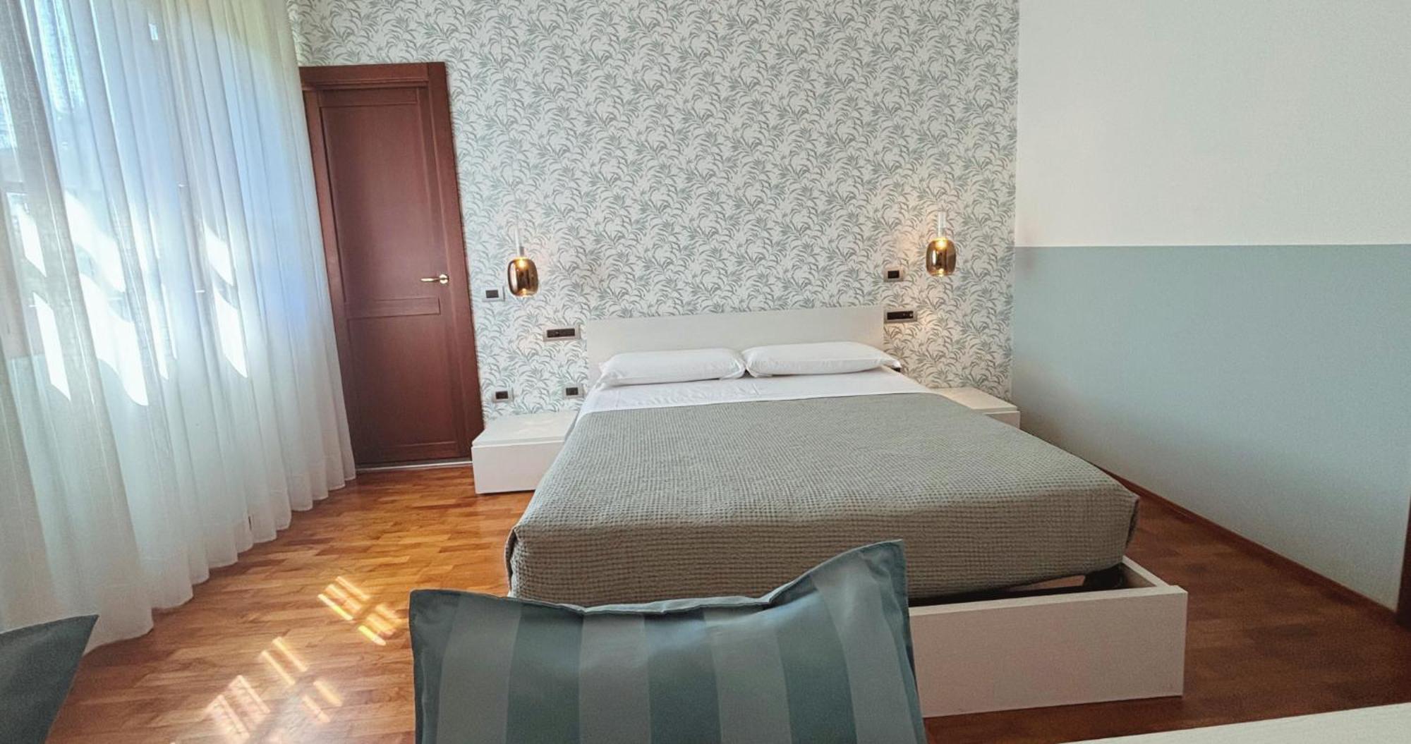 Casa Ceruti Bed & Breakfast Villa Guardia Exterior photo